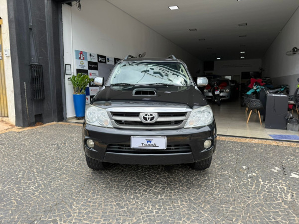 TOYOTA Hilux SW4 3.0 16V 4P SRV 4X4 TURBO DIESEL AUTOMÁTICO
