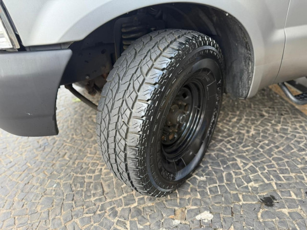 FORD F-250 4.2 XL CABINE SIMPLES