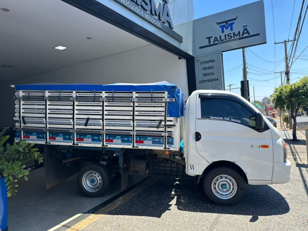 HYUNDAI HR 2.5 TCI HD DIESEL CARROCERIA DE MADEIRA HYUNDAI HR 2.5 TCI HD DIESEL CARROCERIA DE MADEIRA