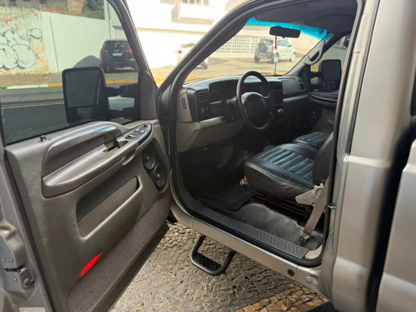 FORD F-250 4.2 XL CABINE SIMPLES