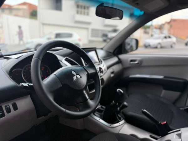 MITSUBISHI L 200 Triton 3.2 16V HPE 4X4 CABINE DUPLA TURBO DIESEL INTERCOOLER