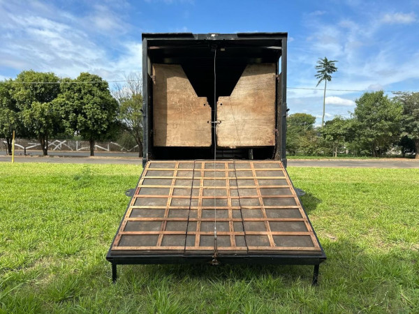 MERCEDES-BENZ LP-321 Modelo sem Versão