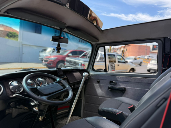 VOLKSWAGEN Kombi 1.6 FURGÃO