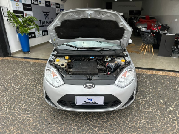 FORD Fiesta Sedan 1.6 4P FLEX FORD Fiesta Sedan 1.6 4P FLEX