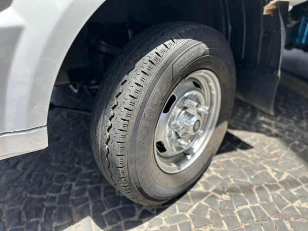 KIA Bongo 2.5 K-2500 CABINE SIMPLES KIA Bongo 2.5 K-2500 CABINE SIMPLES