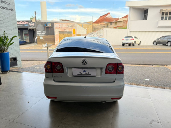 VOLKSWAGEN Polo Sedan 1.6 4P COMFORTLINE FLEX