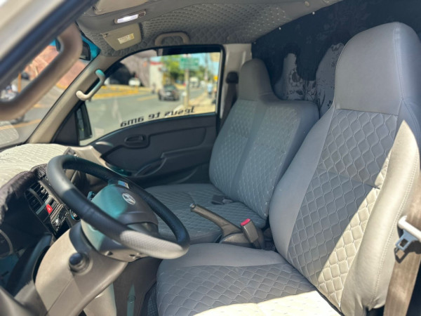 HYUNDAI HR 2.5 TCI HD DIESEL CARROCERIA DE MADEIRA HYUNDAI HR 2.5 TCI HD DIESEL CARROCERIA DE MADEIRA