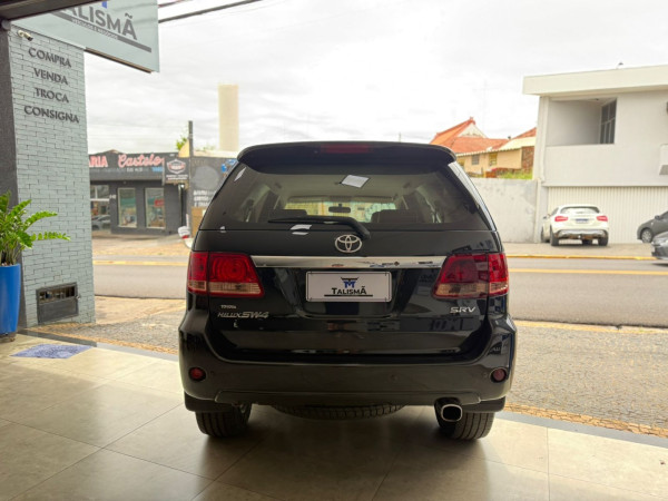 TOYOTA Hilux SW4 3.0 16V 4P SRV 4X4 TURBO DIESEL AUTOMÁTICO