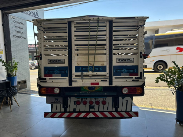 HYUNDAI HR 2.5 TCI HD DIESEL CARROCERIA DE MADEIRA HYUNDAI HR 2.5 TCI HD DIESEL CARROCERIA DE MADEIRA