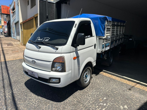 HYUNDAI HR 2.5 TCI HD DIESEL CARROCERIA DE MADEIRA HYUNDAI HR 2.5 TCI HD DIESEL CARROCERIA DE MADEIRA