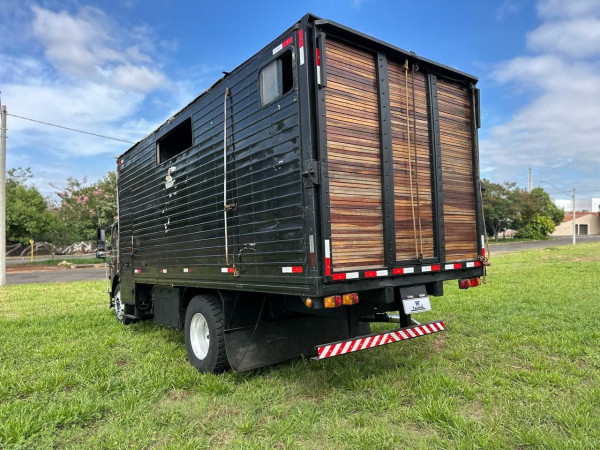 MERCEDES-BENZ LP-321 Modelo sem Versão