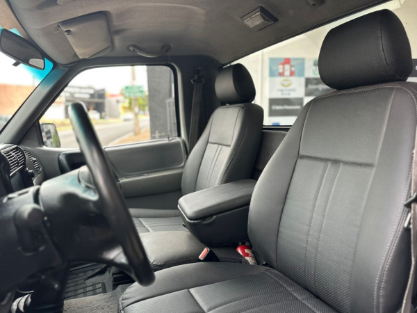 FORD Ranger 2.3 16V XLS SPORT CABINE SIMPLES FORD Ranger 2.3 16V XLS SPORT CABINE SIMPLES