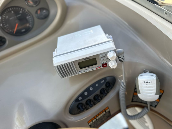 BAYLINER 215 N/D BAYLINER 215 N/D