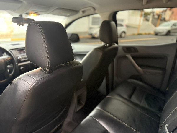 FORD Ranger 2.5 16V FLEX XLS CABINE DUPLA FORD Ranger 2.5 16V FLEX XLS CABINE DUPLA