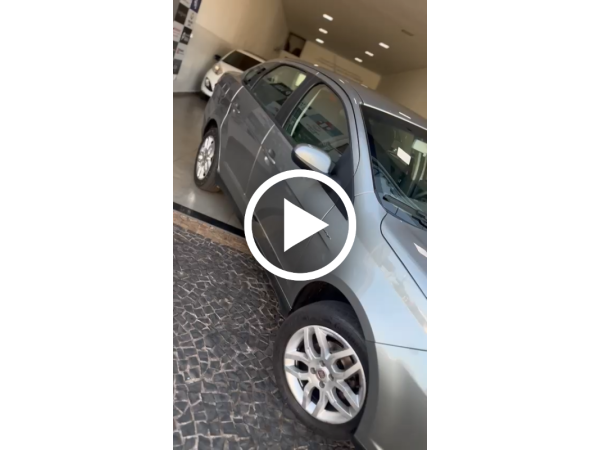 FIAT Grand Siena 1.6 16V 4P FLEX ESSENCE DUALOGIC AUTOMATIZADO FIAT Grand Siena 1.6 16V 4P FLEX ESSENCE DUALOGIC AUTOMATIZADO