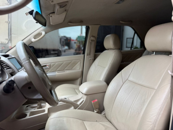 TOYOTA Hilux SW4 3.0 16V 4P SRV 4X4 TURBO DIESEL AUTOMÁTICO