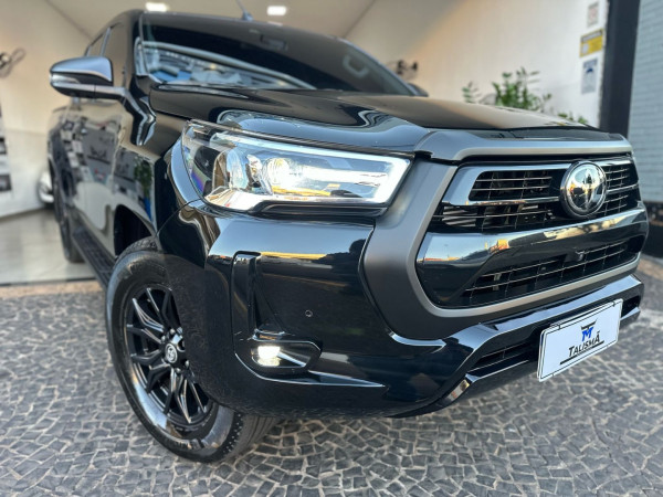 TOYOTA Hilux Caminhonete 2.8 16V SRX 4X4 DIESEL CABINE DUPLA AUTOMÁTICO TOYOTA Hilux Caminhonete 2.8 16V SRX 4X4 DIESEL CABINE DUPLA AUTOMÁTICO