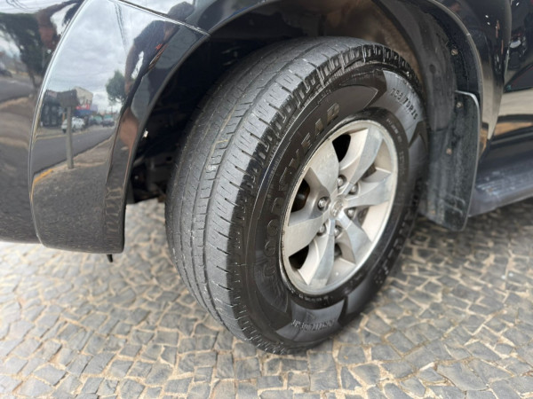 TOYOTA Hilux SW4 3.0 16V 4P SRV 4X4 TURBO DIESEL AUTOMÁTICO