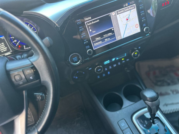 TOYOTA Hilux Caminhonete 2.8 16V SRV 4X4 DIESEL CABINE DUPLA AUTOMÁTICO TOYOTA Hilux Caminhonete 2.8 16V SRV 4X4 DIESEL CABINE DUPLA AUTOMÁTICO