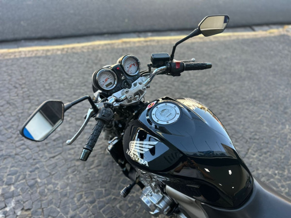 HONDA CB 600 F HORNET SEM ABS HONDA CB 600 F HORNET SEM ABS