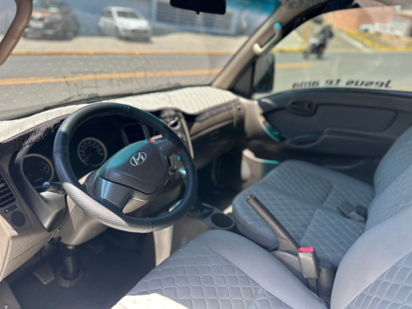 HYUNDAI HR 2.5 TCI HD DIESEL CARROCERIA DE MADEIRA HYUNDAI HR 2.5 TCI HD DIESEL CARROCERIA DE MADEIRA