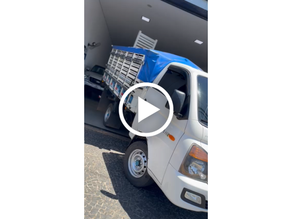 HYUNDAI HR 2.5 TCI HD DIESEL CARROCERIA DE MADEIRA HYUNDAI HR 2.5 TCI HD DIESEL CARROCERIA DE MADEIRA