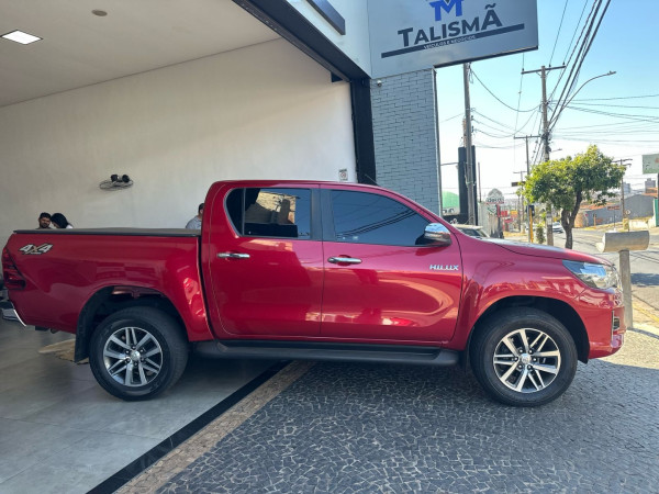 TOYOTA Hilux Caminhonete 2.8 16V SRV 4X4 DIESEL CABINE DUPLA AUTOMÁTICO TOYOTA Hilux Caminhonete 2.8 16V SRV 4X4 DIESEL CABINE DUPLA AUTOMÁTICO