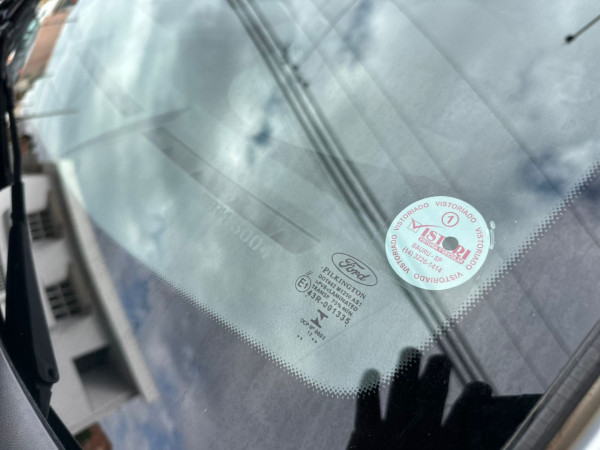 FORD Fiesta Sedan 1.6 4P FLEX FORD Fiesta Sedan 1.6 4P FLEX