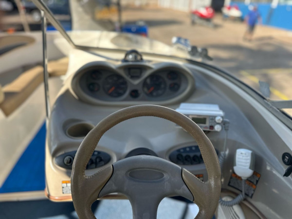 BAYLINER 215 N/D BAYLINER 215 N/D