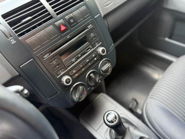 VOLKSWAGEN Polo Sedan 1.6 4P COMFORTLINE FLEX