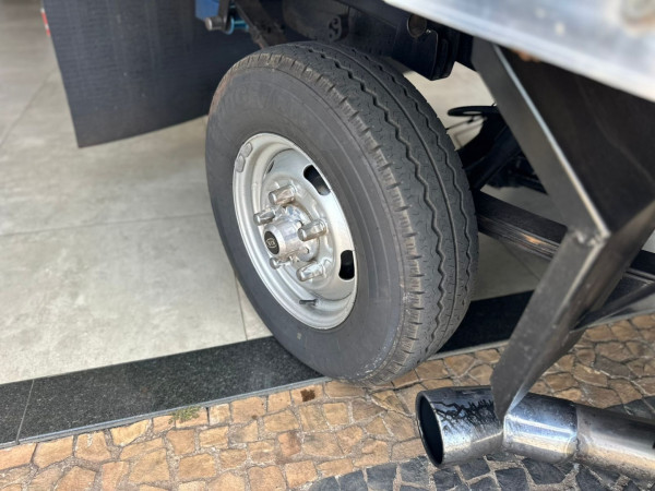 KIA Bongo 2.5 K-2500 CABINE SIMPLES KIA Bongo 2.5 K-2500 CABINE SIMPLES