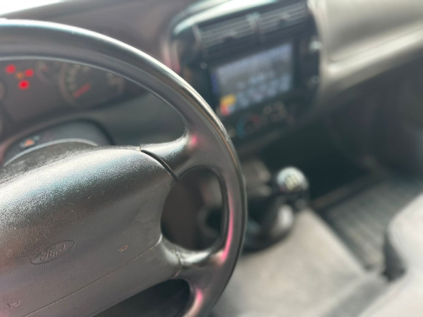 FORD Ranger 2.3 16V XLS SPORT CABINE SIMPLES FORD Ranger 2.3 16V XLS SPORT CABINE SIMPLES