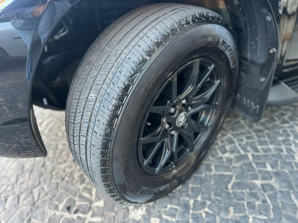 TOYOTA Hilux Caminhonete 2.8 16V SRX 4X4 DIESEL CABINE DUPLA AUTOMÁTICO TOYOTA Hilux Caminhonete 2.8 16V SRX 4X4 DIESEL CABINE DUPLA AUTOMÁTICO