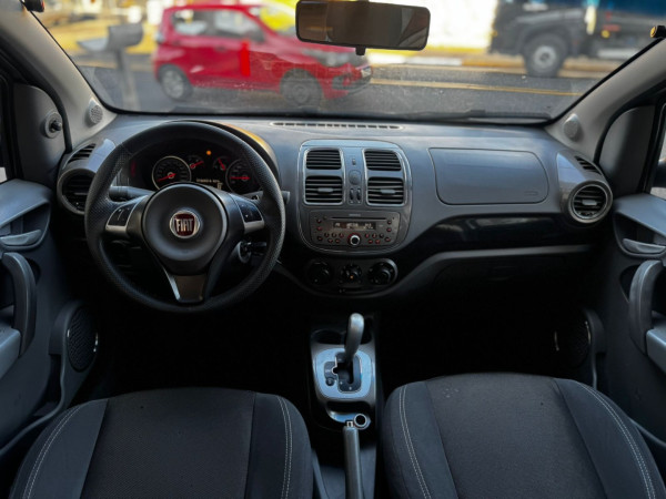 FIAT Grand Siena 1.6 16V 4P FLEX ESSENCE DUALOGIC AUTOMATIZADO FIAT Grand Siena 1.6 16V 4P FLEX ESSENCE DUALOGIC AUTOMATIZADO