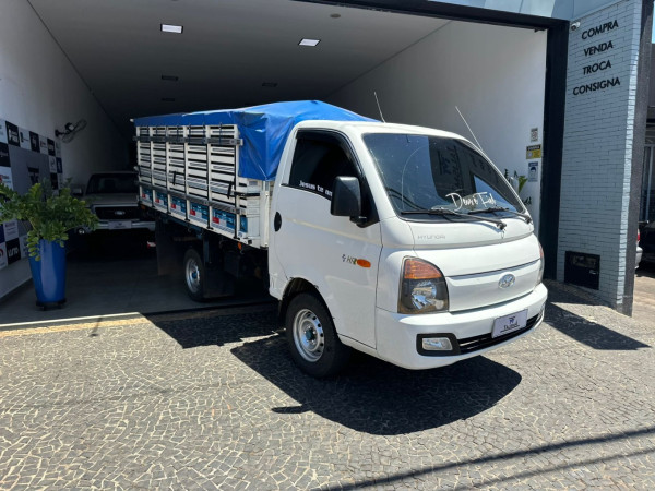 HYUNDAI HR 2.5 TCI HD DIESEL CARROCERIA DE MADEIRA HYUNDAI HR 2.5 TCI HD DIESEL CARROCERIA DE MADEIRA