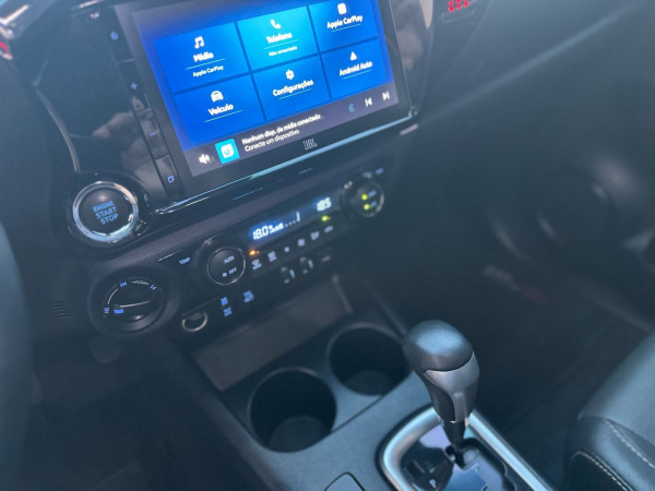 TOYOTA Hilux Caminhonete 2.8 16V SRX 4X4 DIESEL CABINE DUPLA AUTOMÁTICO TOYOTA Hilux Caminhonete 2.8 16V SRX 4X4 DIESEL CABINE DUPLA AUTOMÁTICO