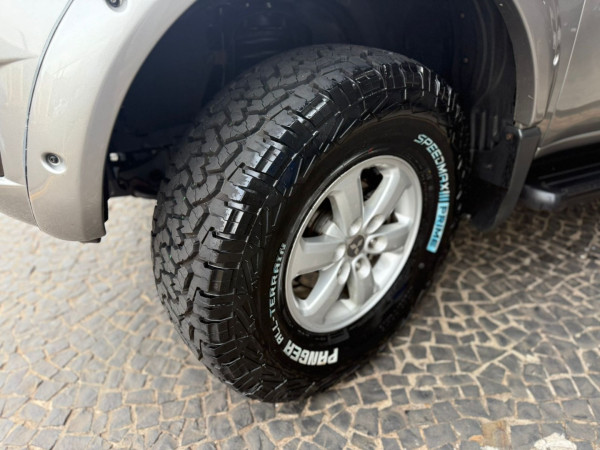 MITSUBISHI L 200 Triton 3.2 16V HPE 4X4 CABINE DUPLA TURBO DIESEL INTERCOOLER