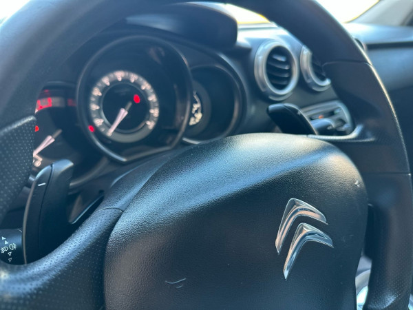 CITROEN C3 1.6 4P TENDANCE FLEX AUTOMÁTICO CITROEN C3 1.6 4P TENDANCE FLEX AUTOMÁTICO