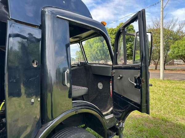 MERCEDES-BENZ LP-321 Modelo sem Versão