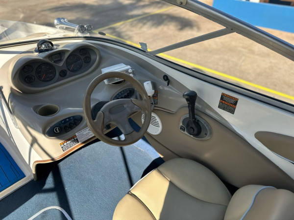 BAYLINER 215 N/D BAYLINER 215 N/D