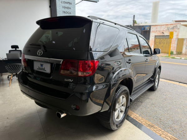 TOYOTA Hilux SW4 3.0 16V 4P SRV 4X4 TURBO DIESEL AUTOMÁTICO