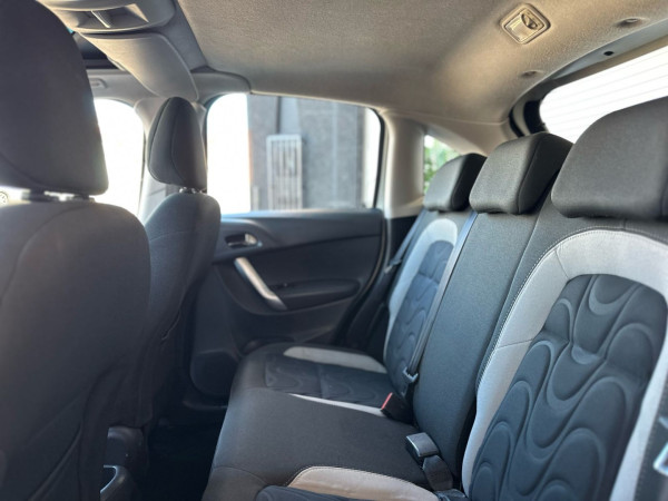 CITROEN C3 1.6 4P TENDANCE FLEX AUTOMÁTICO CITROEN C3 1.6 4P TENDANCE FLEX AUTOMÁTICO