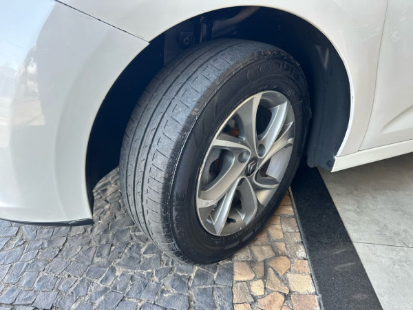 CITROEN C3 1.6 4P TENDANCE FLEX AUTOMÁTICO CITROEN C3 1.6 4P TENDANCE FLEX AUTOMÁTICO