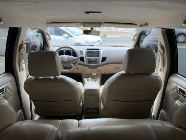 TOYOTA Hilux SW4 3.0 16V 4P SRV 4X4 TURBO DIESEL AUTOMÁTICO