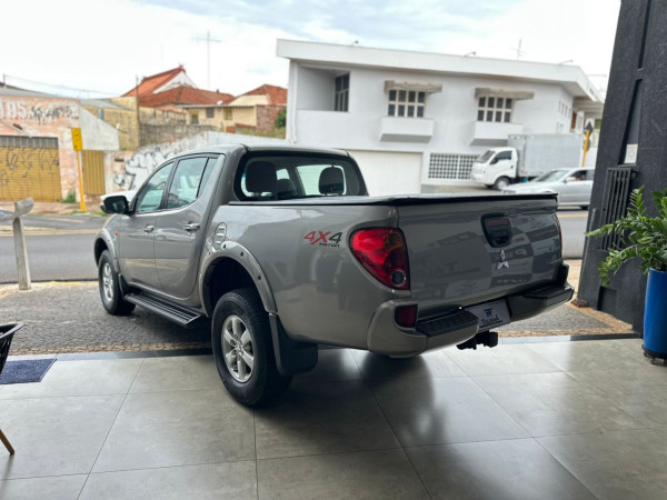 MITSUBISHI L 200 Triton 3.2 16V HPE 4X4 CABINE DUPLA TURBO DIESEL INTERCOOLER MITSUBISHI L 200 Triton 3.2 16V HPE 4X4 CABINE DUPLA TURBO DIESEL INTERCOOLER