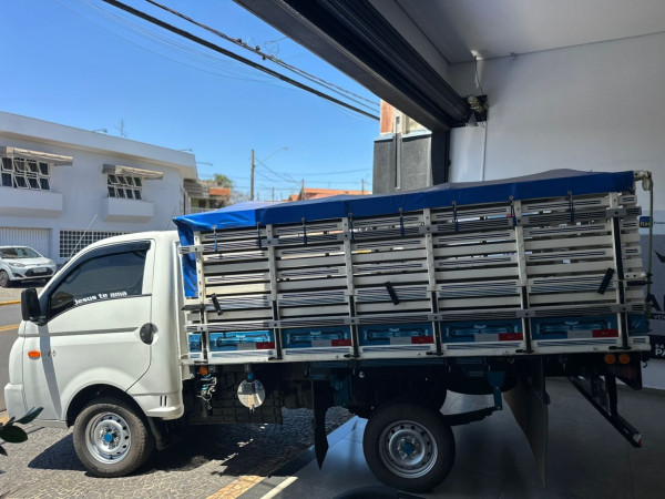 HYUNDAI HR 2.5 TCI HD DIESEL CARROCERIA DE MADEIRA HYUNDAI HR 2.5 TCI HD DIESEL CARROCERIA DE MADEIRA