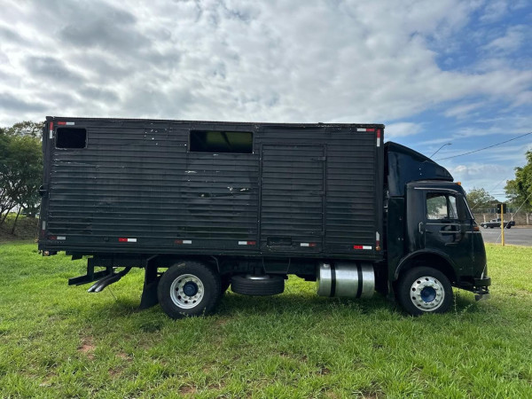 MERCEDES-BENZ LP-321 Modelo sem Versão