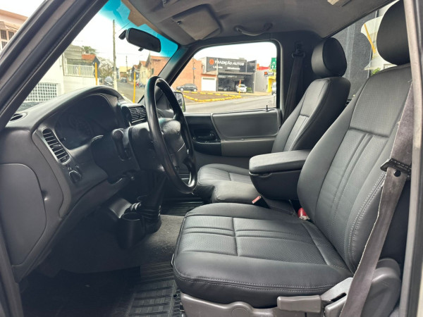 FORD Ranger 2.3 16V XLS SPORT CABINE SIMPLES FORD Ranger 2.3 16V XLS SPORT CABINE SIMPLES