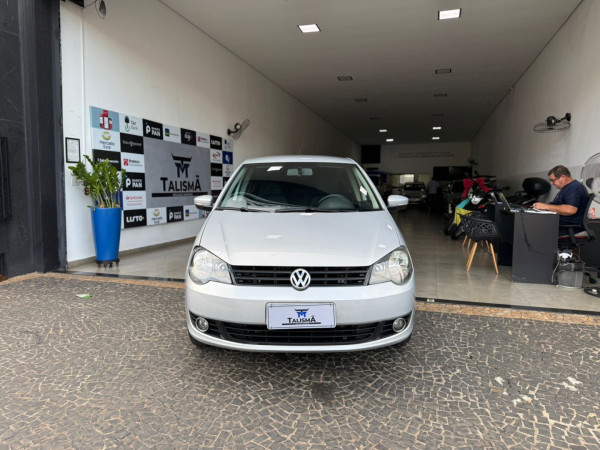 VOLKSWAGEN Polo Sedan 1.6 4P COMFORTLINE FLEX