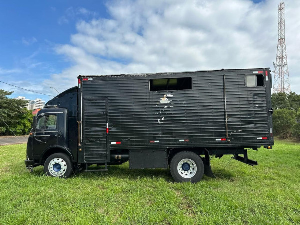 MERCEDES-BENZ LP-321 Modelo sem Versão